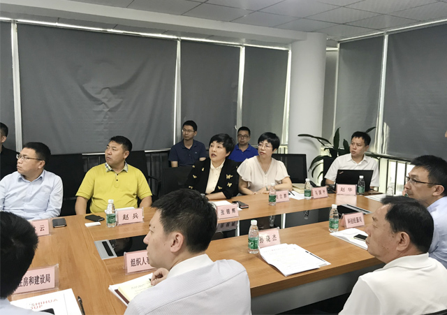 深圳大鹏新区领导莅临风暴娱乐能源控股有限公司考察调研