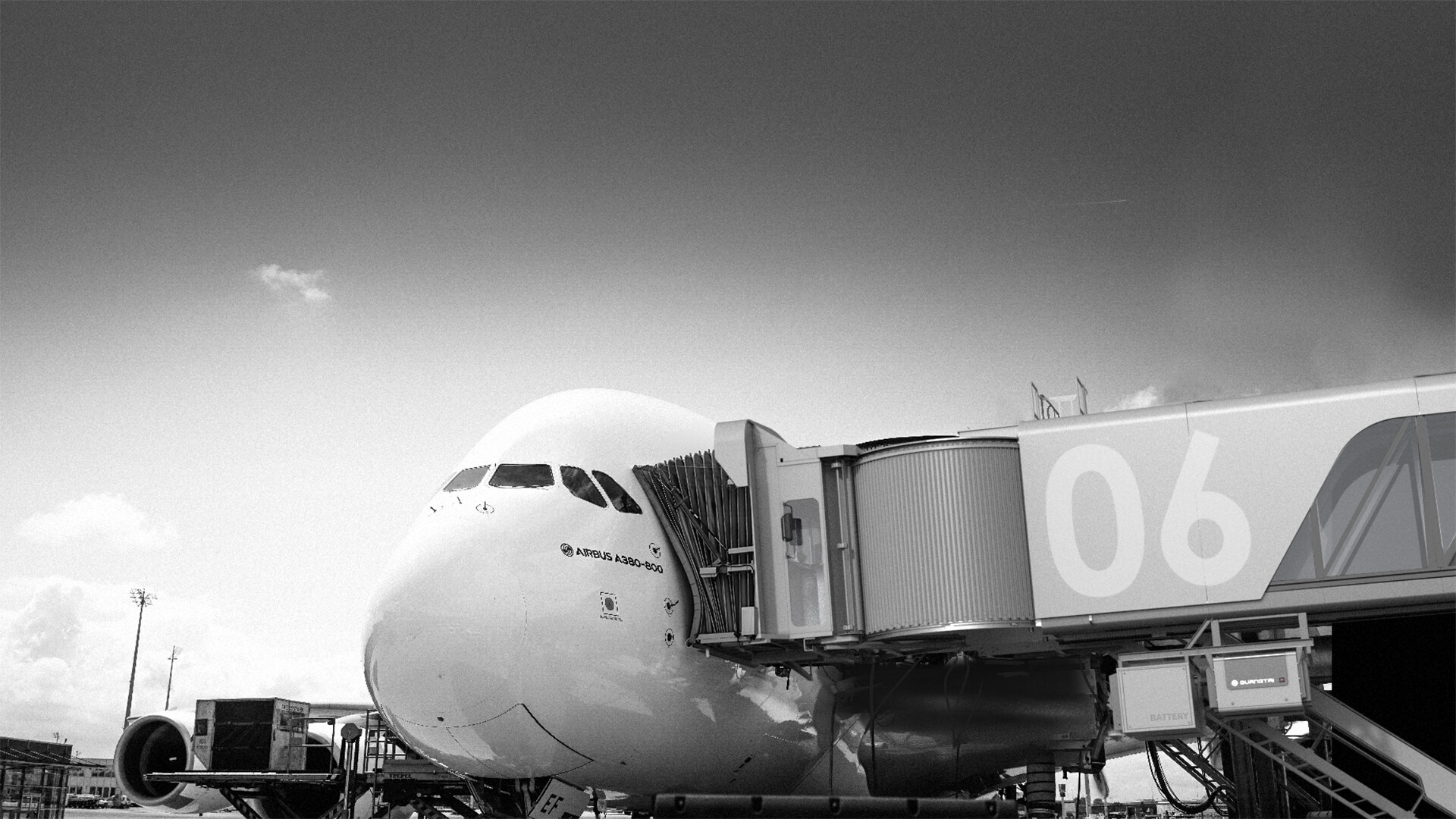 飞机登机桥设计-广泰飞机登机桥外部内饰及操作台外观设计